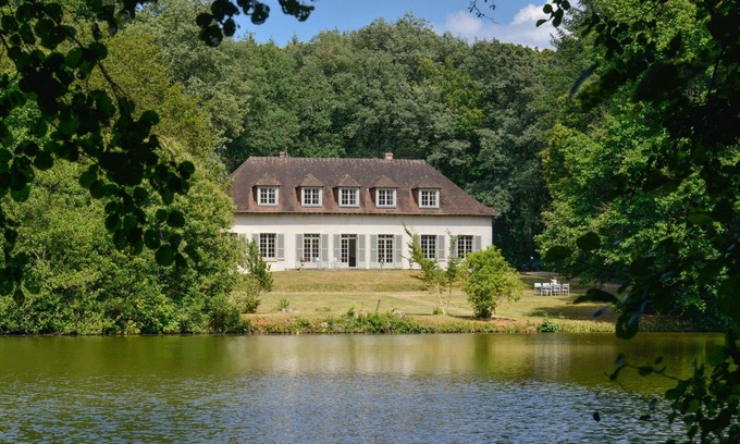 Mery-es-Bois Maison | La Genêtière - Grande maison avec étang en Sologne