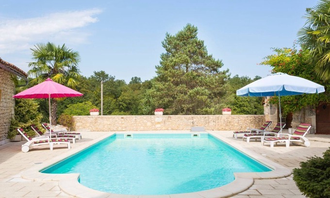 Valeuil Villa | La Gerbaudie - Quatre Chambres Villa, Couchages 10
