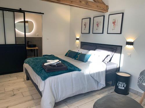Sainte-Colombe Lit Et Petit-Déjeuner | La Glycine B&B
