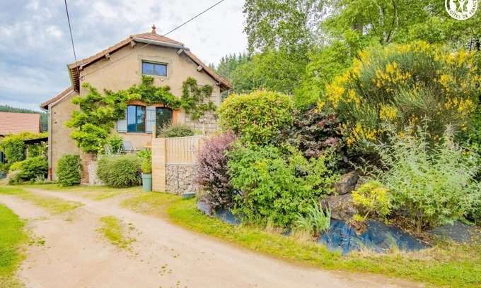 Montmelard Maison | la Glycine - MONTMELARD