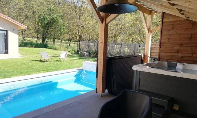 Saint-Romans Maison | La grange au pied du Vercors Piscine et SPA privatifs