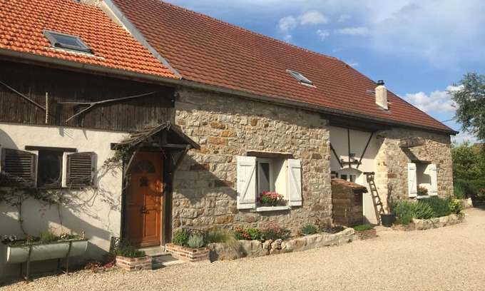 Rigny-la-Nonneuse Maison | La Grange Aux Fleurs