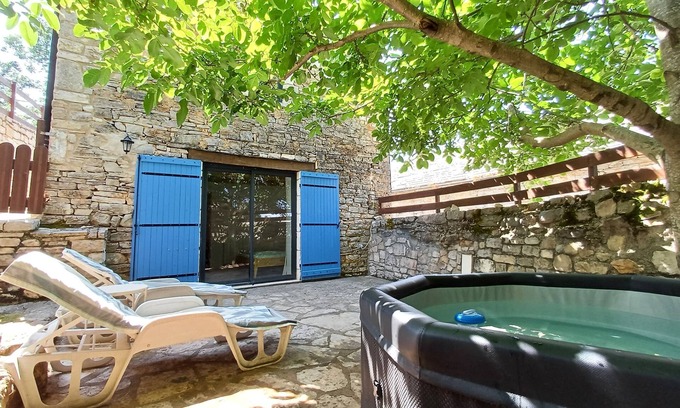 Hures-la-Parade Cottage | La Grange du Méjean, gîte de France 4 épis SAUNA+SPA sur le Causse Méjean
