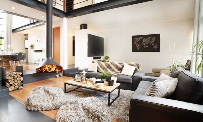 Saint-Genis-Pouilly Maison | La Grange Emnitan - Superbe villa pour 12, spa, fitness, home cinema