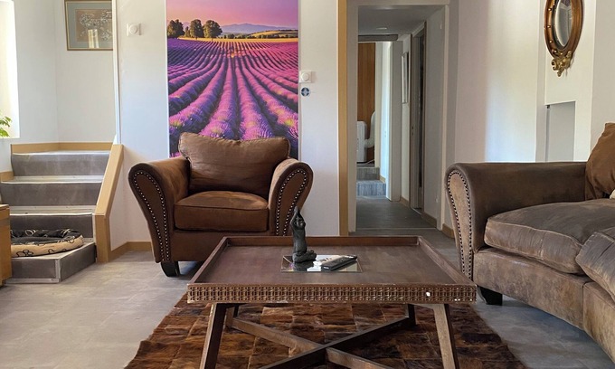 Queyssac Maison | La Grange en Pierre -chic with private pool