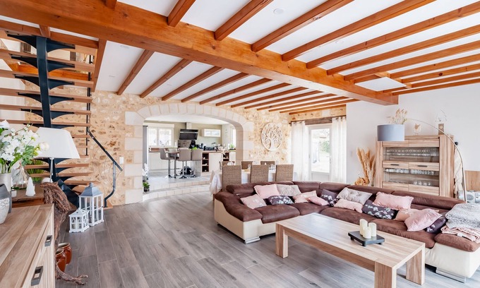 Montagnac-la-Crempse Maison | La Grange Peyrat - Ancienne grange rénovée