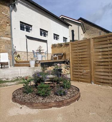 Neuilly-l'Eveque Appartement | La grange gite 2 chambres, 4 couchages