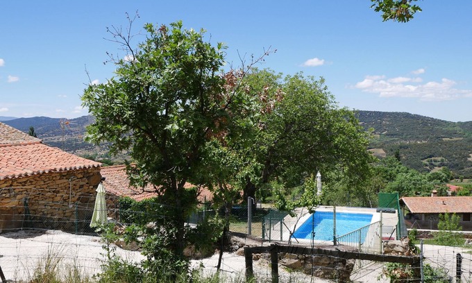 La Aldehuela Cottage | "La Higuera et El Nogal" 12 places avec La Aldehuela Pool (Avila) Gredos