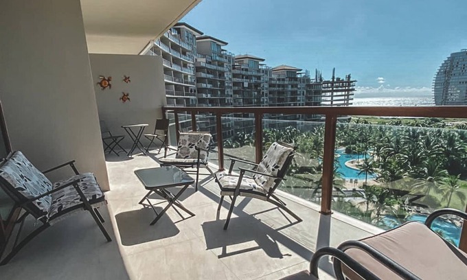 Puente del Mar Appartement | La Isla Residences Zona Diamante Ocean Front View