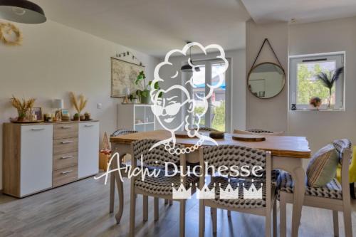 Grand-Couronne Appartement | La Kase Dali jolie maison de ville avec jardin
