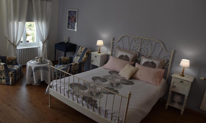 Arcay Lit Et Petit-Déjeuner | La Little School Chambres d'Hôtes à Arçay