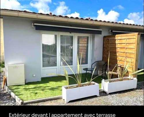 Mont-de-Marsan Appartement | La loge de Gustave, studio avec wifi et une place de parking privatif