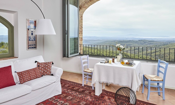 Rosennano Appartement | LA LOGGIA. MAISON AVEC PISCINE ET UNE VUE EPOUSTOUFLANTE SUR LE CHIANTI