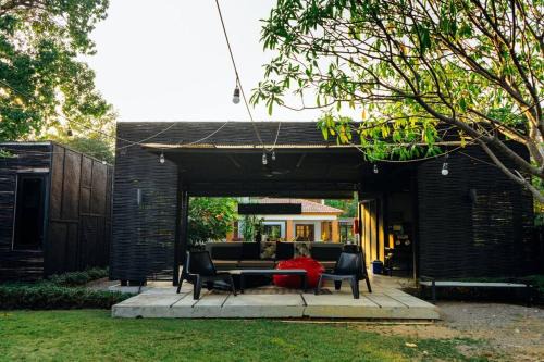Puk Tian Maison | La Lune ลาลูน