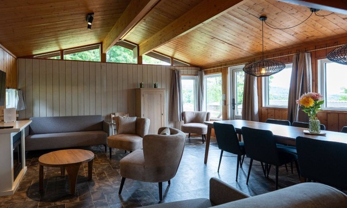 Hastiere Chalet De Ski | La Lune Comfort 6p - Trois Chambres Chalet, Couchages 6