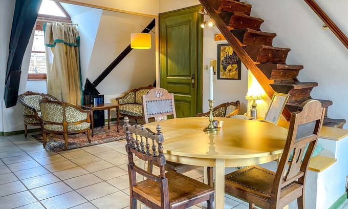 Riquewihr Appartement | La Maison Bleue - Historic house in the heart of Riquewihr. "L'Écureuil et La Chouette" 5 guest flats
