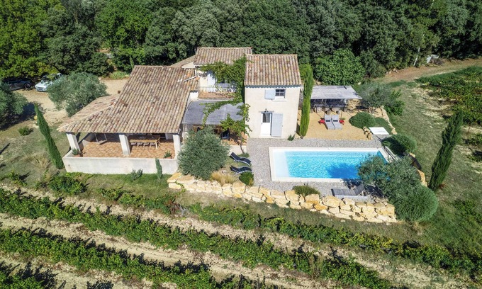 Visan Maison | La Maison de Chabrette au milieu des vignes sans vis à vis au calme.