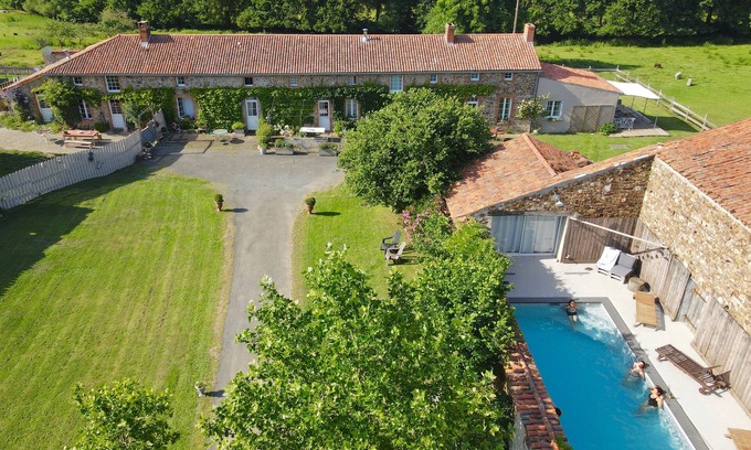Cholet Maison | La Maison de Coton, swimming pool, countryside, 5 pers. Les Gîtes de l'Etang des Noues