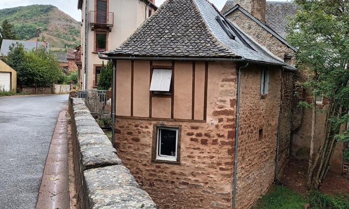 Clairvaux-d'Aveyron Maison | La maison des vignes