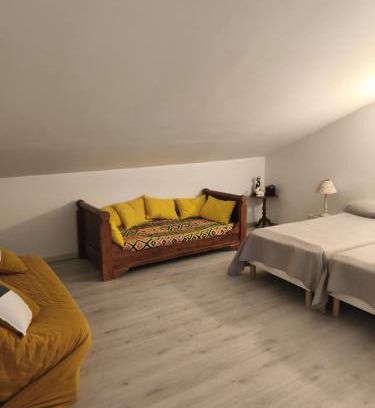 Saint-Laurent-d'Aigouze Appartement | La maison d Adélaïde