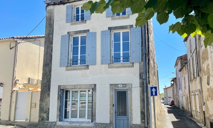 Aulnay Maison | La Maison Saint Pierre, Aulnay
