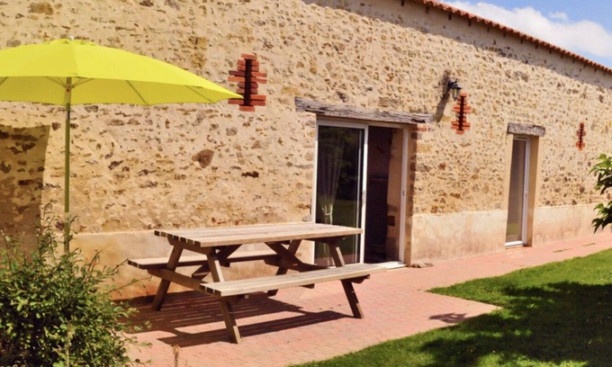 Saint-Hilaire-la-Foret Maison | La Mésange - Gîte 5 personnes avec piscine couverte et chauffée