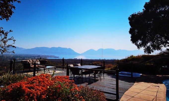 Hartbeespoort Cabine | La Montagne Guest Lodge