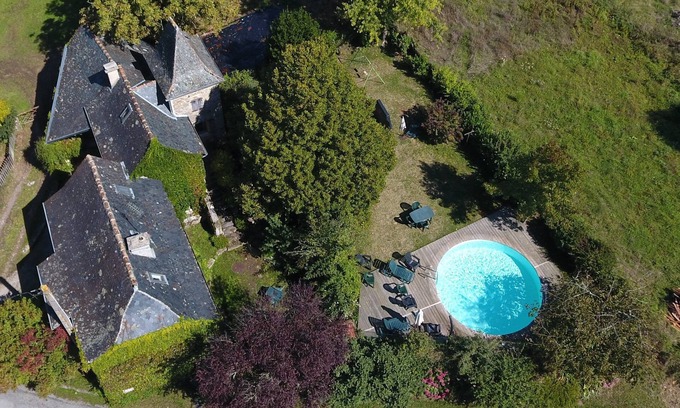Salles-Courbaties Maison | Lamothe : Grand gite de charme en aveyron