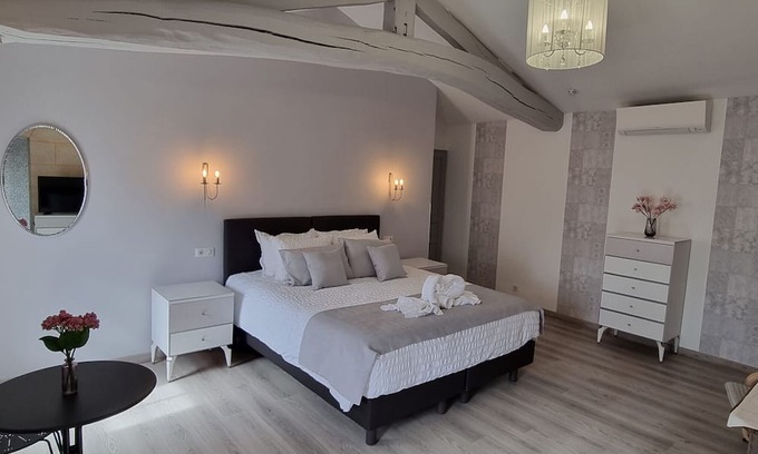 Gauriaguet Maison | La Pépite piscine, massage et spa
