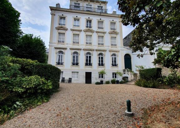 Cote Ouest Ormeaux Appartement | LA PARENTHÈSE HAVRAISE - Parking privé Plein centre & Très calme