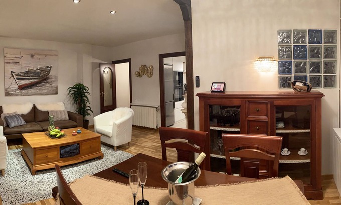 Viladecans Appartement | La pastora Gava, Apartment with parking near Barcelona.