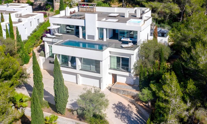 Santa Eulalia del Rio Maison | La Perla de Ibiza (Luxe Vibes)