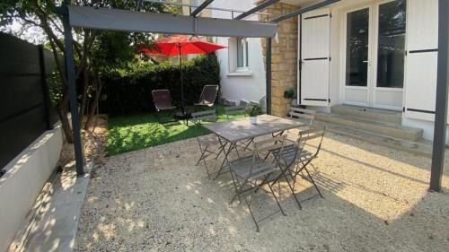 Nyons Appartement | La perle de provence, appartement neuf en rez de Jardin clos, au calme, clim, salle d'eau dans chaque chambre, à 900m du centre de Nyons