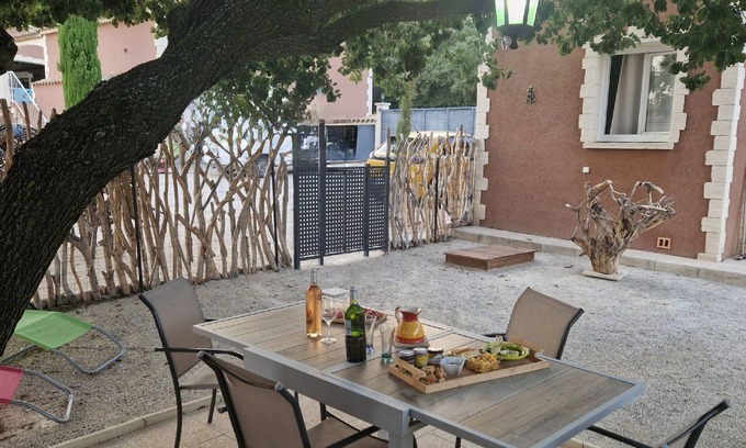 Connaux Maison | La petite maison dans la vigne