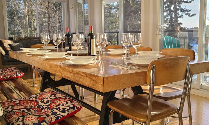 Rawdon Chalet De Ski | Maison 4 chambres entièrement rénovée au bord d'un lac - Rawdon, Québec