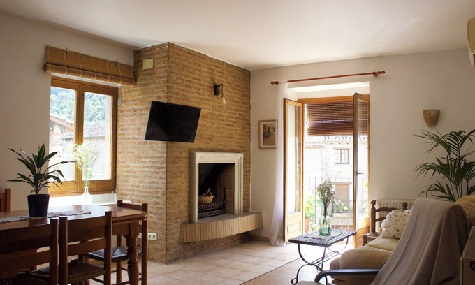 Sant Llorenc de la Muga Appartement | La Plaçeta - Sant Llorenç de la Muga