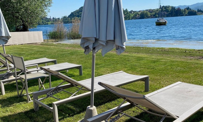Miasino Appartement | LA PLAGE grand appartement avec plage privée