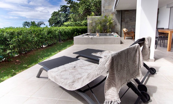 Tartane Appartement | La Plage Martinique - T2 Vue Mer et Bac à Punch