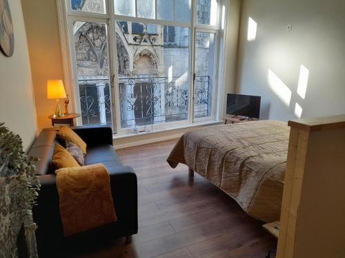 Huy Appartement | La porte