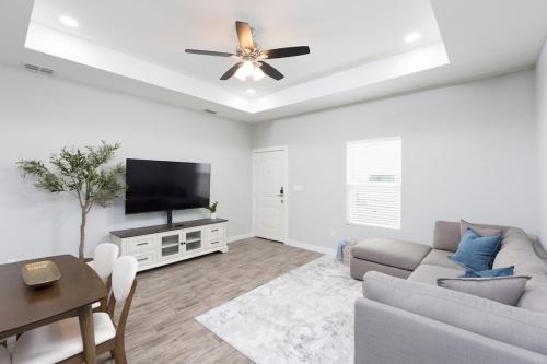 Mission Appartement | La Querencia on Zinnia w Fast Wifi & Workspace