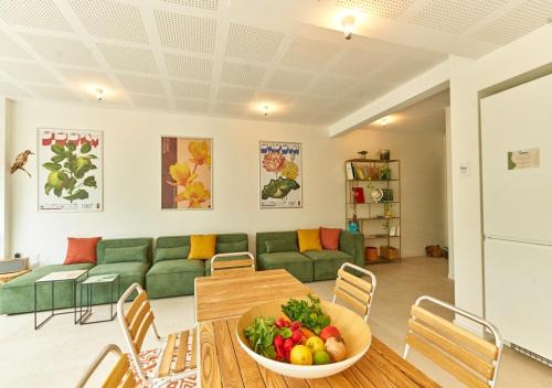 Begles Auberge | LA QUINTA - Suites privées & salon cuisine partagé