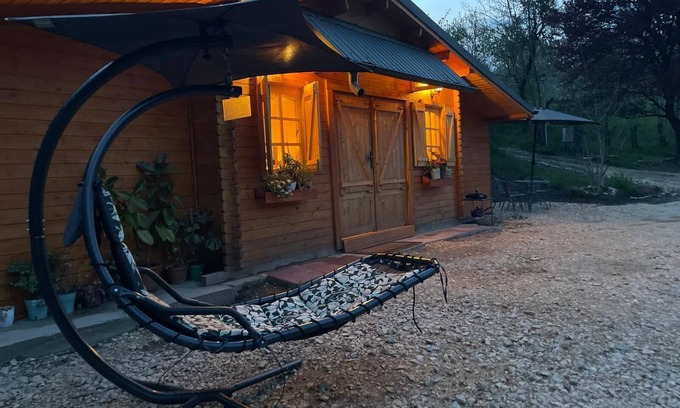 Campulung Chalet De Ski | La Râu-At the River - Fairytale cottage - 2 Private Chalets, Forest, 1 Ha