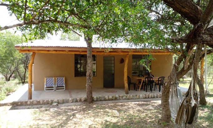 Las Rosas Maison | La Roja y Barro tal vez