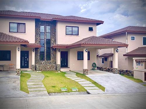 Alto Boquete Maison | La Rosalia, tu casa en Los Molinos, Boquete, Pmá