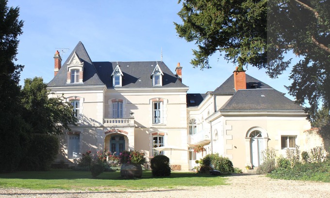Neuville-de-Poitou Maison | La Roseraie