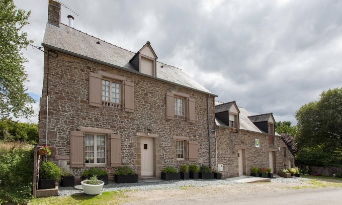 La Boussac Maison | La Roseraie - LA BOUSSAC