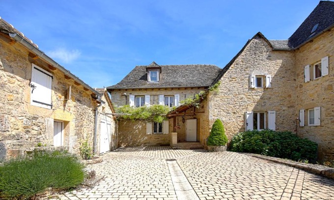 Castelnau-de-Mandailles Maison | La Source Gilhodes