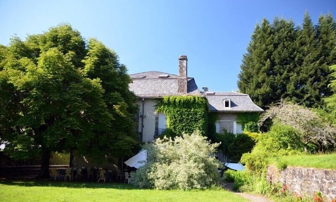 Saint-Martin-Valmeroux Hôtel | La Source du Mont