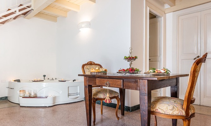 Felline Maison | La Stanza di Felline 101 con Idromassaggio