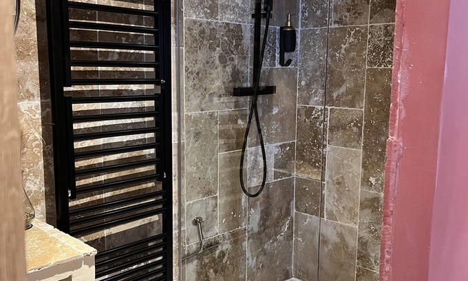 Muret Appartement | La suite, avec jacuzzi & sauna